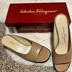 Salvatore Ferragamo Sand Calf shoes Size 8.5